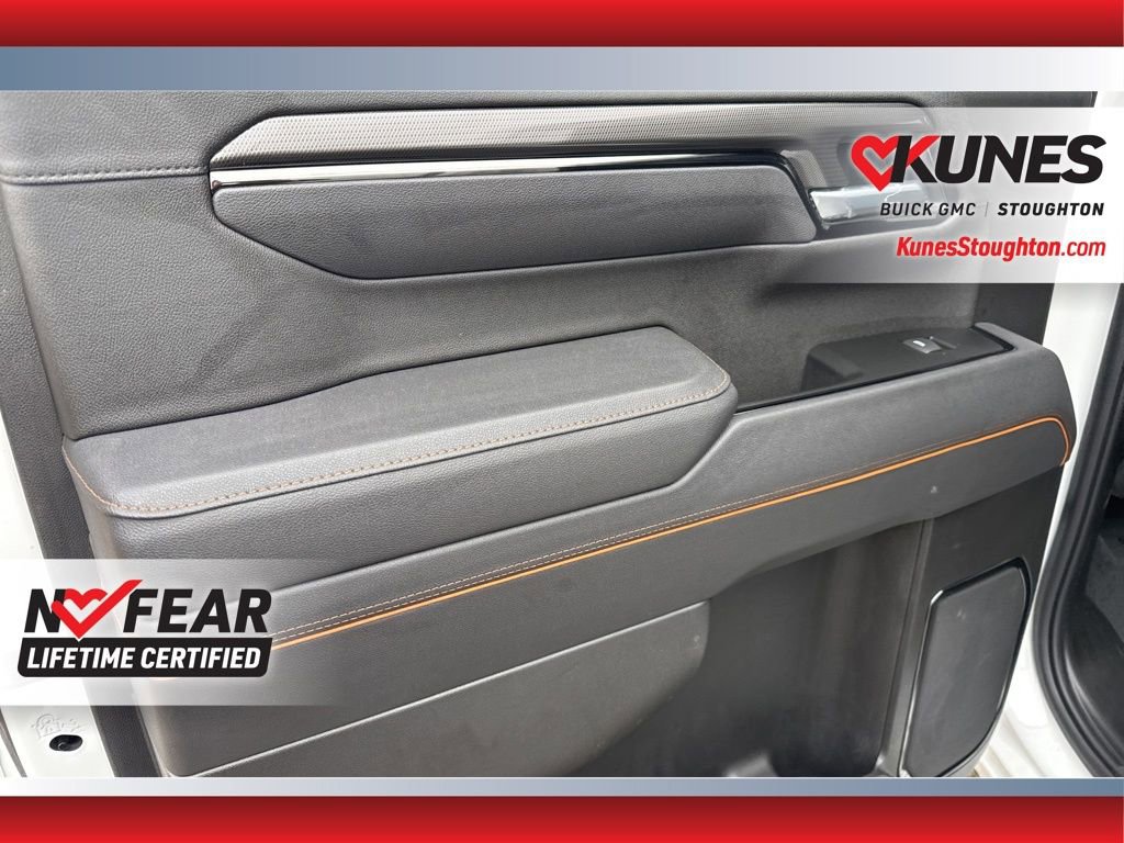 Used 2025 GMC Sierra 1500 AT4 image 34