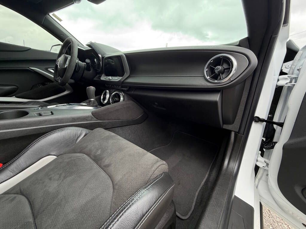 Used 2020 Chevrolet Camaro SS RWD image 16