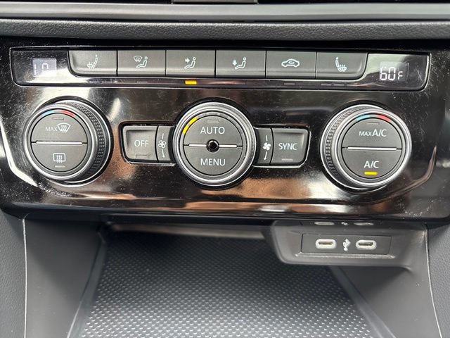 Used 2024 Volkswagen Jetta SE FWD image 28