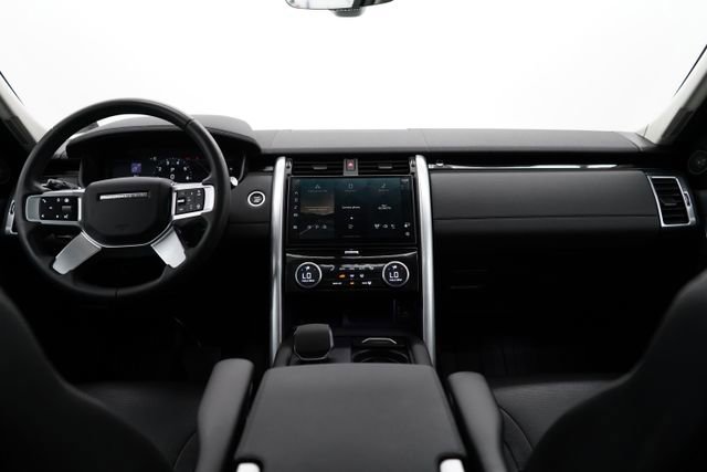 Used 2024 Land Rover Discovery S image 17