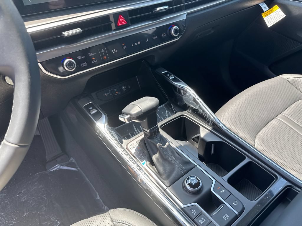 Certified 2025 Kia Sorento S w/ Panoramic Sunroof Package FWD image 30
