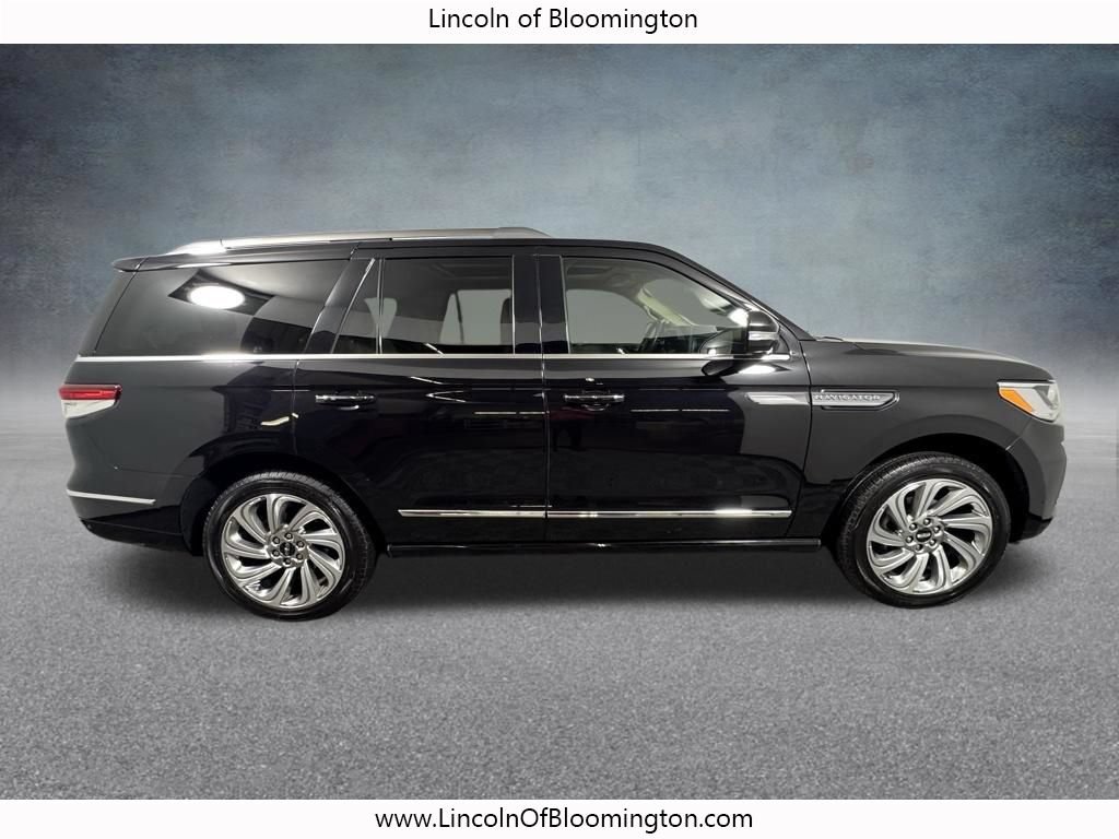 Used 2024 Lincoln Navigator Reserve AWD/4WD image 8