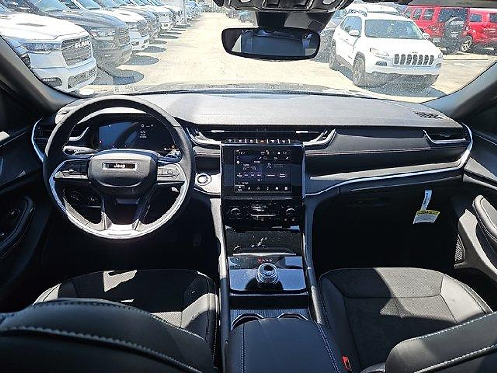 New 2024 Jeep Grand Cherokee L Altitude RWD image 9
