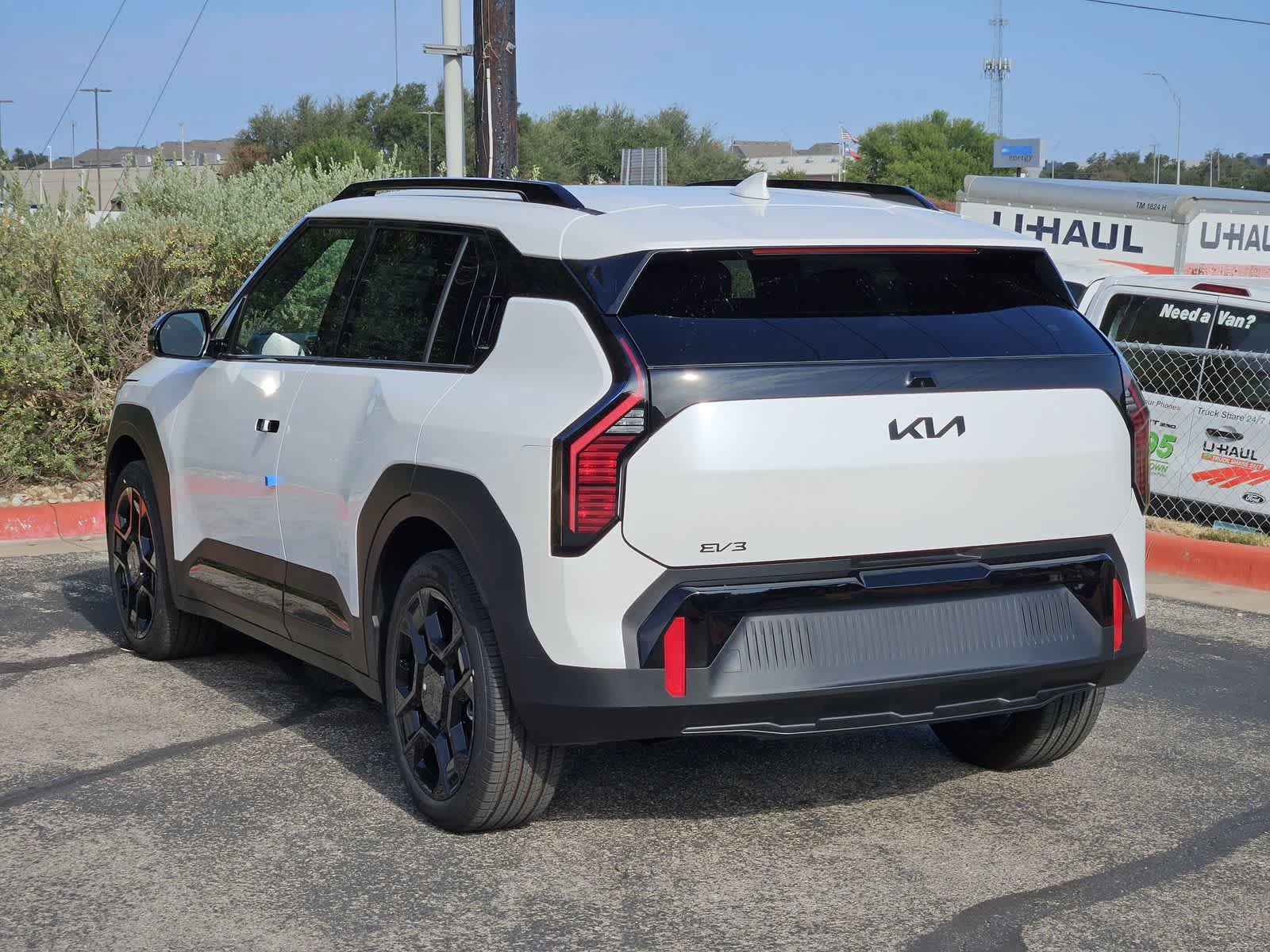 New 2027 Kia EV3 Wind w/ Wind Fwd Nightfall Package image 5