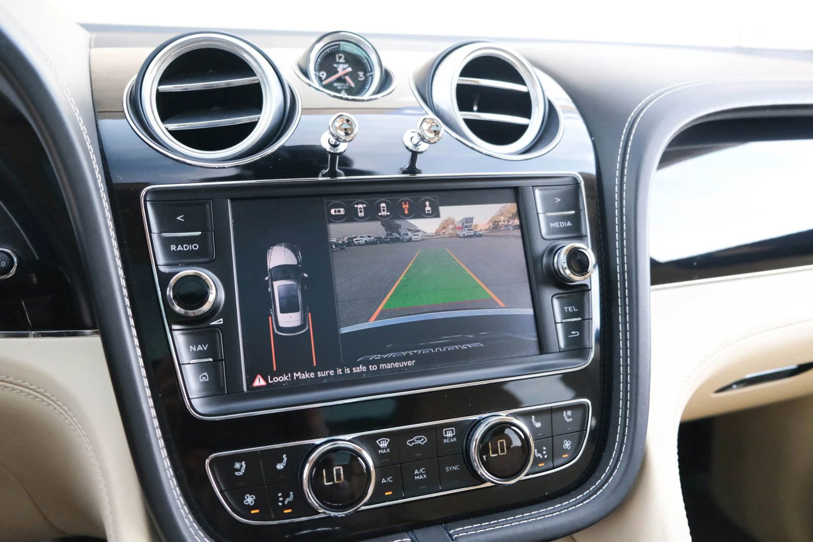 Used 2018 Bentley Bentayga image 41