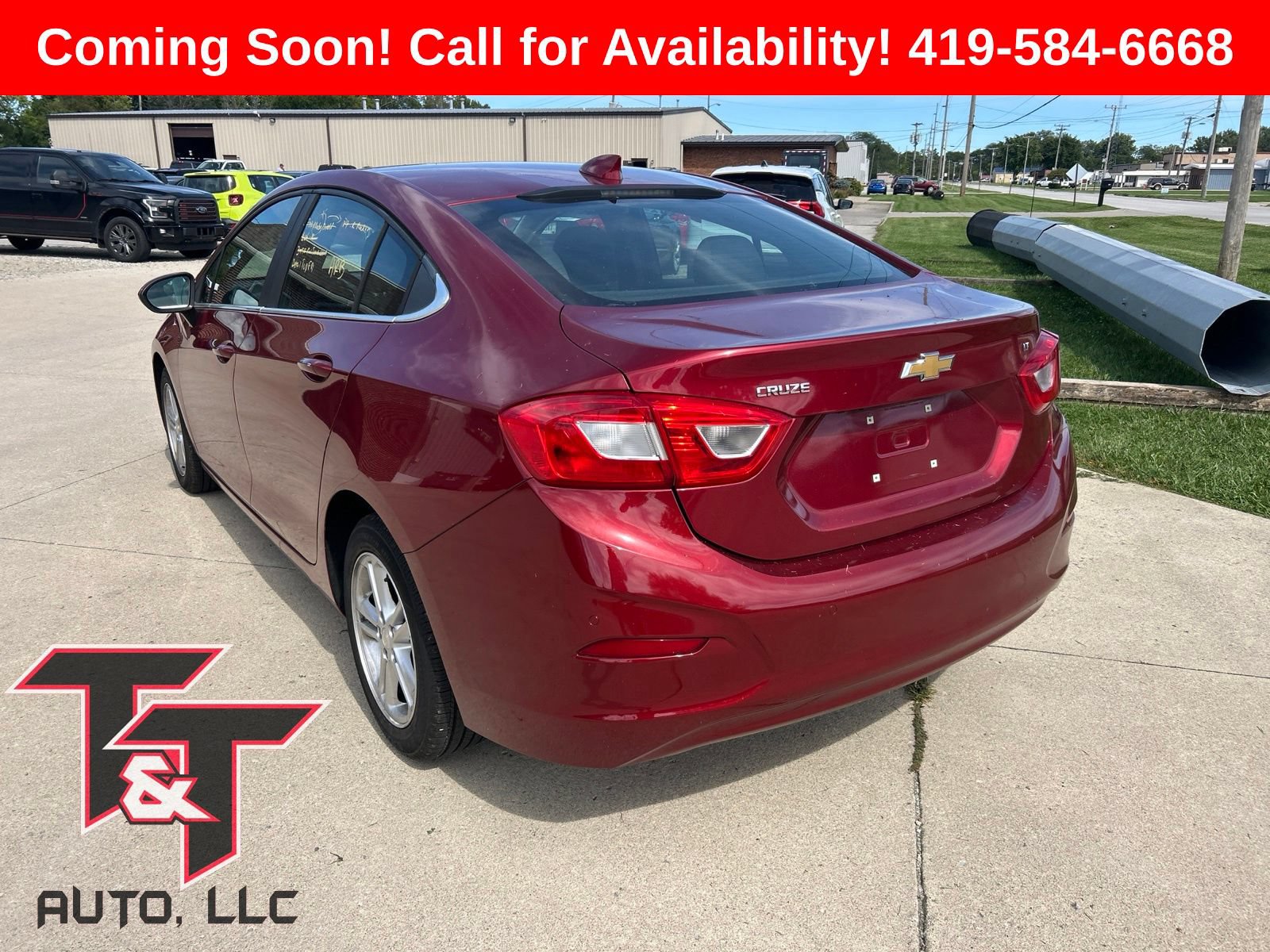 Used 2017 Chevrolet Cruze LT w/ Convenience Package FWD image 3