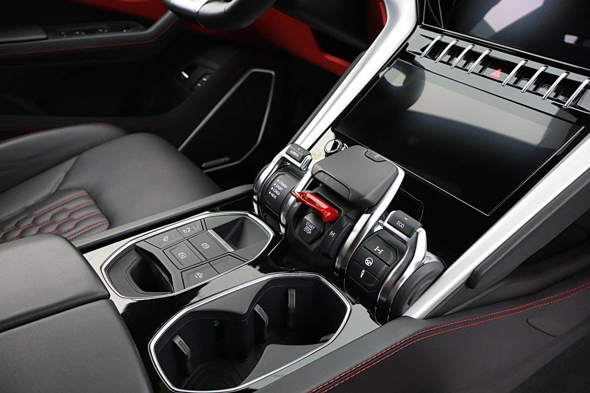 Used 2024 Lamborghini Urus S AWD/4WD image 36