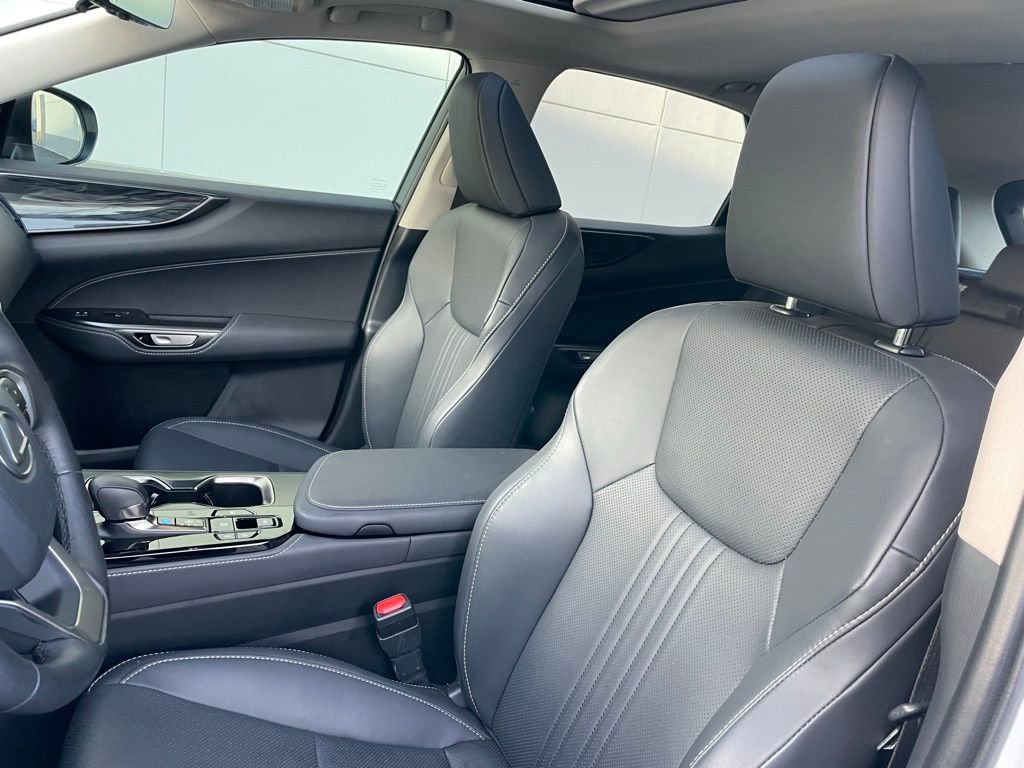Used 2025 Lexus NX 350h AWD w/ Premium Package image 26
