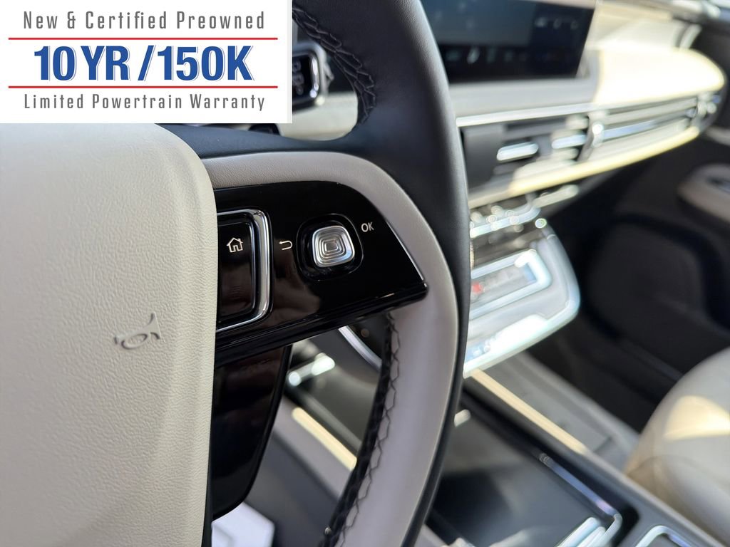 Used 2025 Lincoln Corsair FWD w/ Towing Package image 19