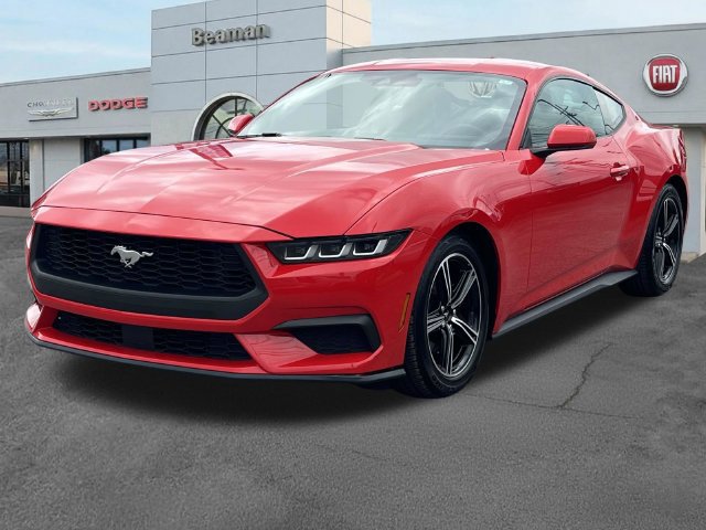 Used 2024 Ford Mustang Coupe RWD image 3