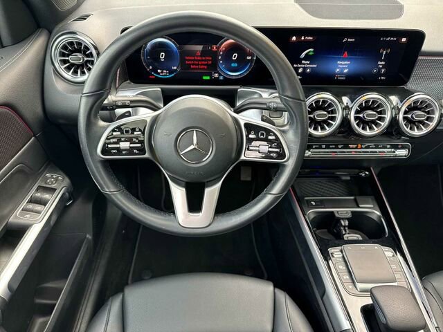 Used 2022 Mercedes-Benz EQB 300 4MATIC w/ Exclusive Package image 17