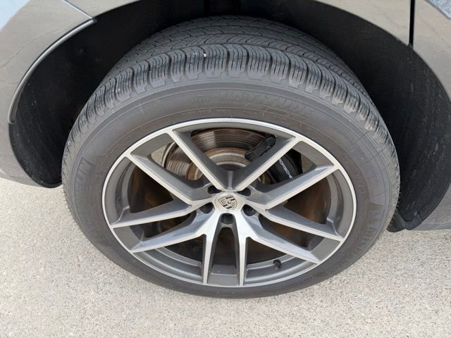 Used 2024 Porsche Macan Turbo image 9