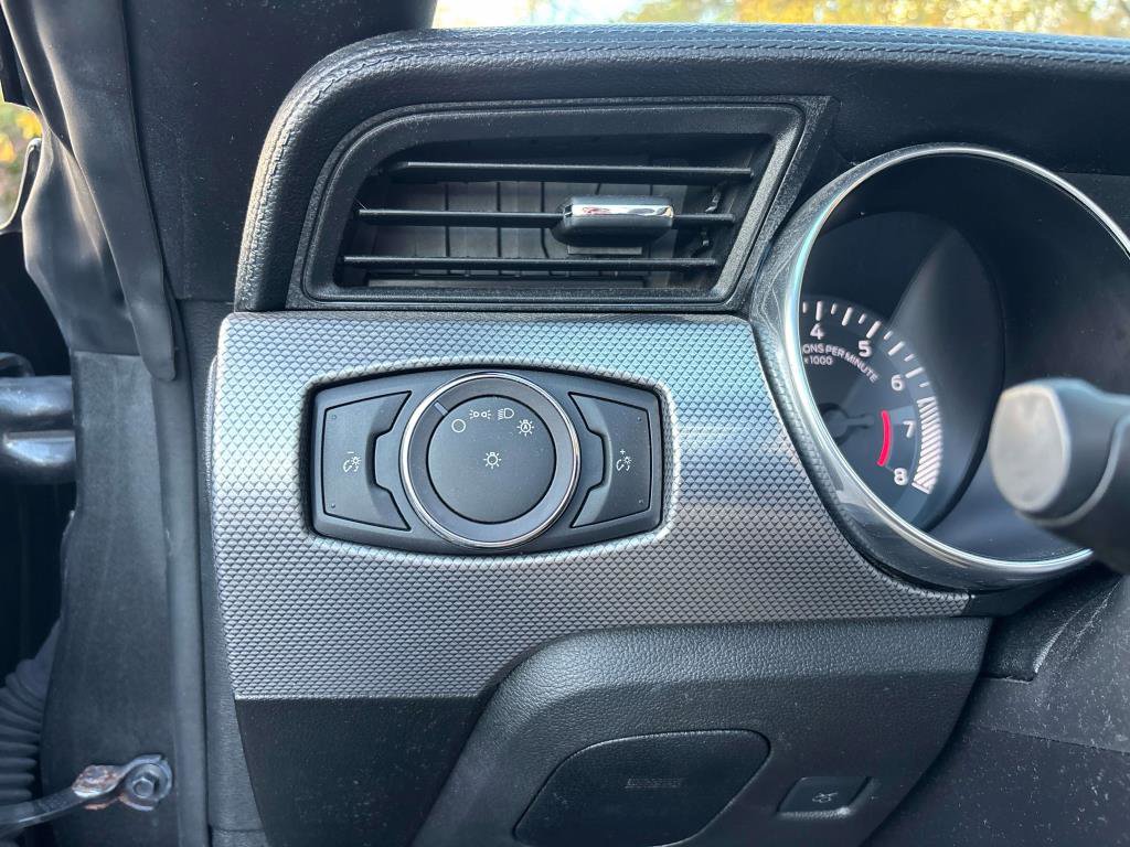 Used 2018 Ford Mustang Convertible w/ Equipment Group 101A image 11