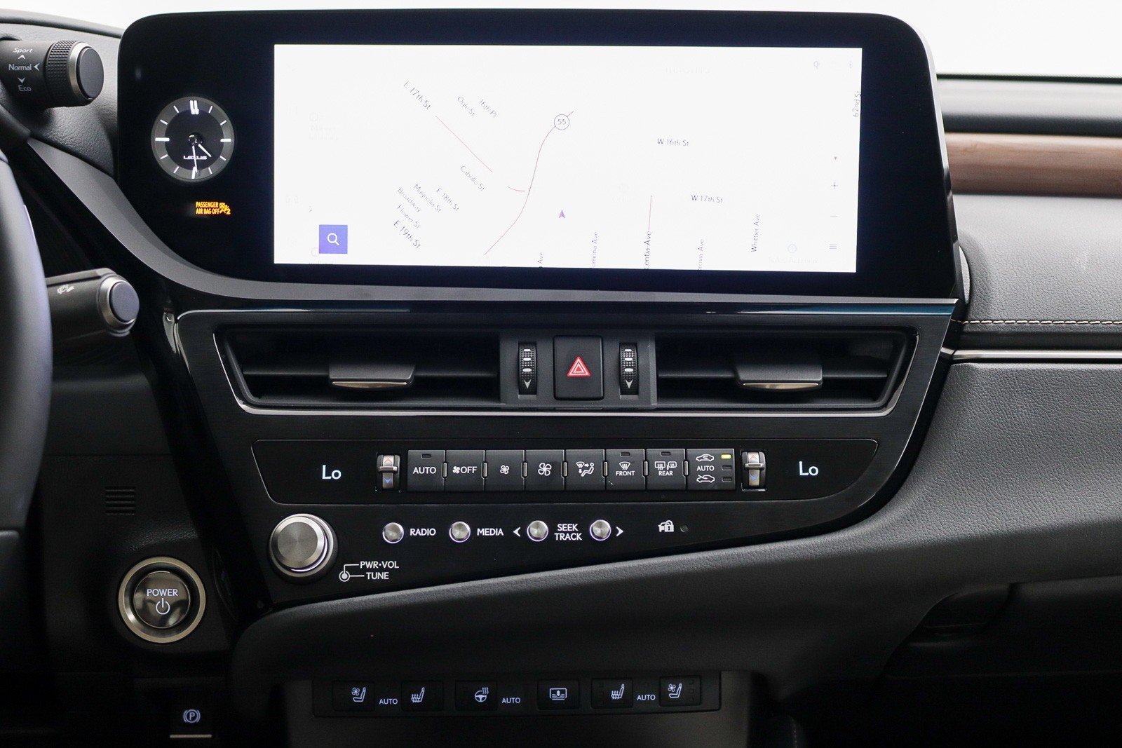 Used 2024 Lexus ES 300h w/ Luxury Package FWD image 17