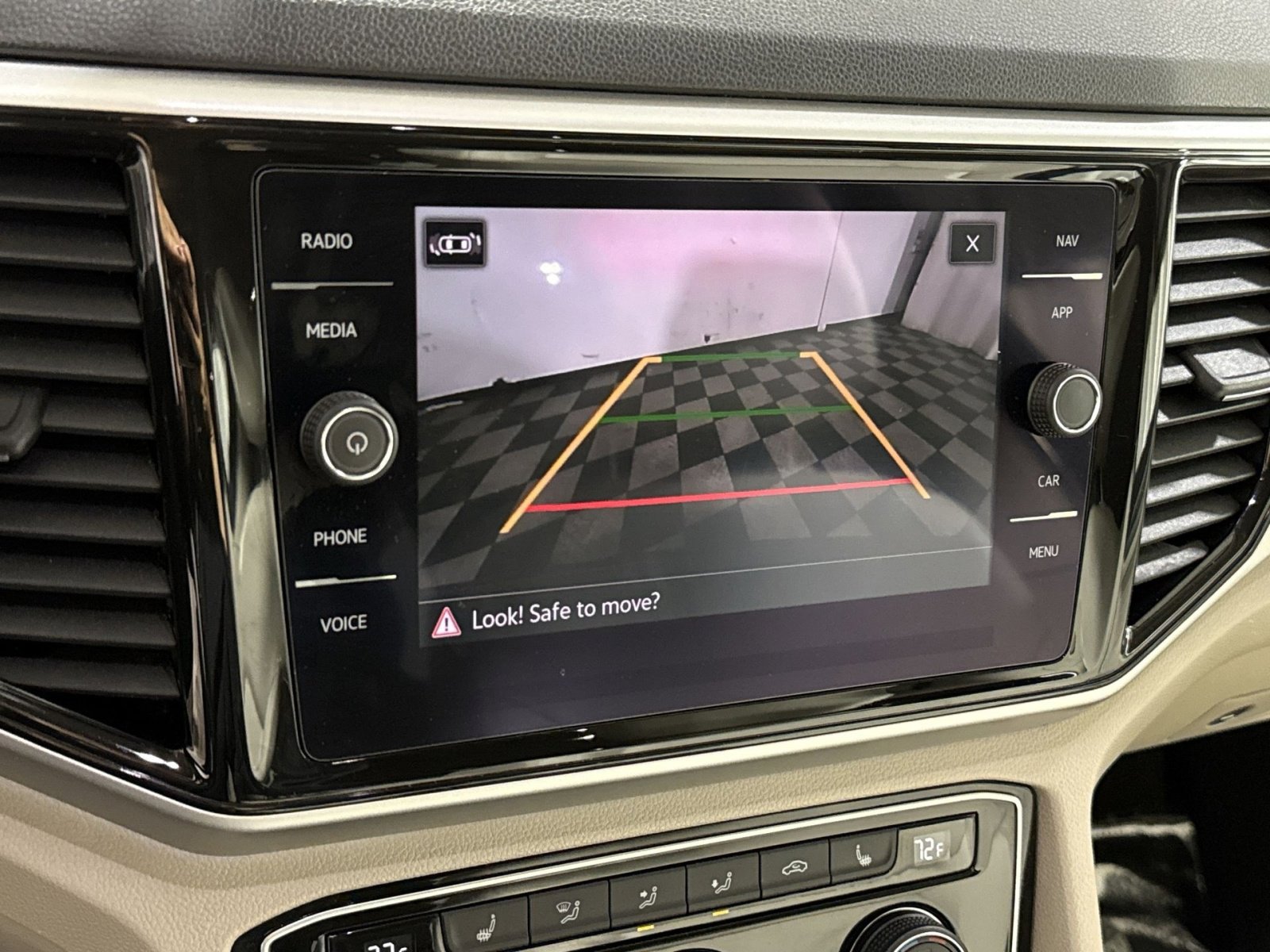 Used 2022 Volkswagen Atlas SEL R-Line AWD/4WD image 19