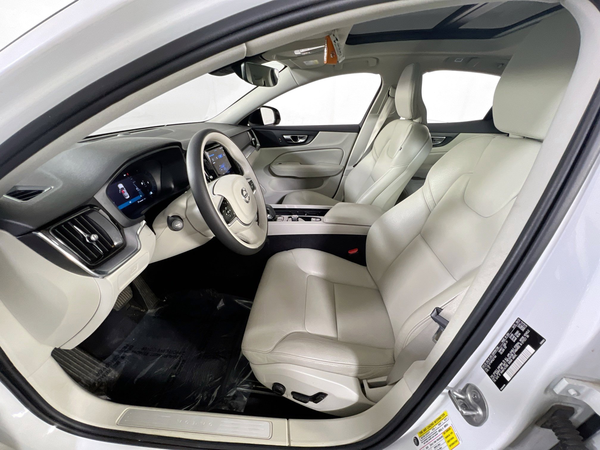 Used 2023 Volvo S60 B5 Core w/ Climate Package image 21