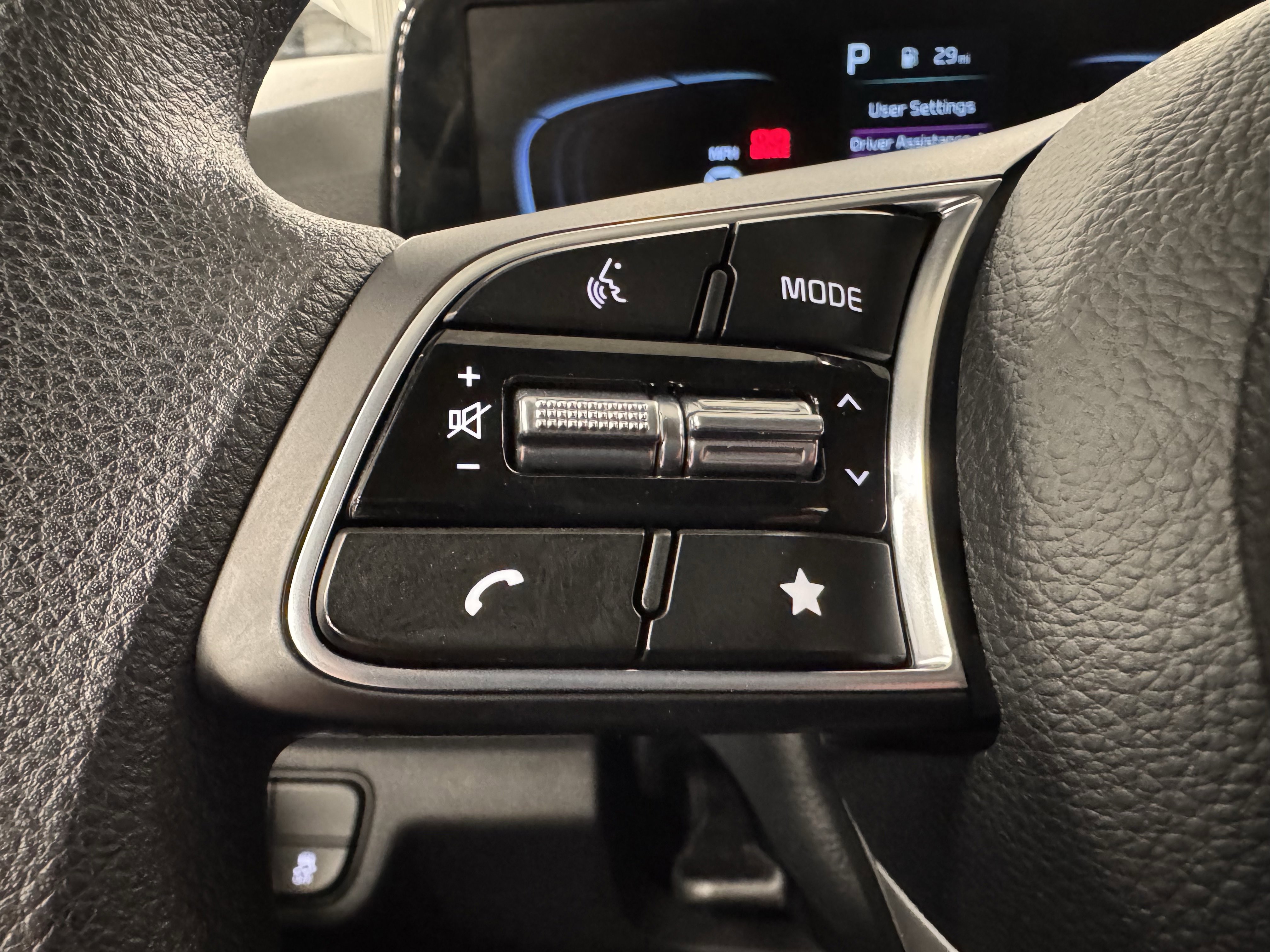 Certified 2025 Kia Seltos LX image 13