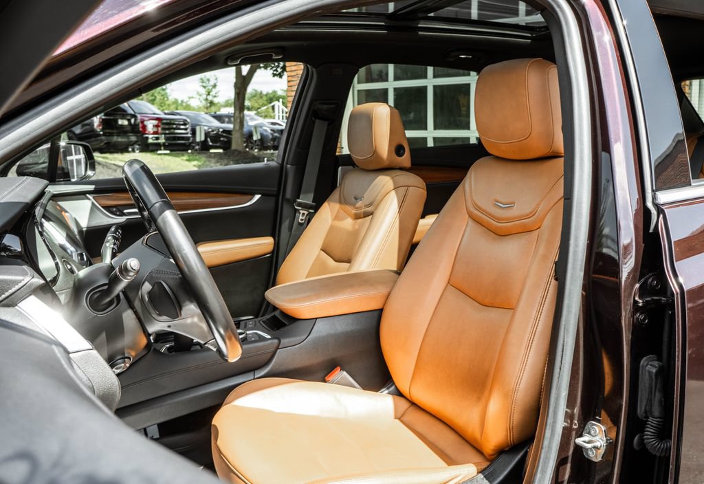 Used 2021 Cadillac XT5 Premium Luxury AWD/4WD image 7