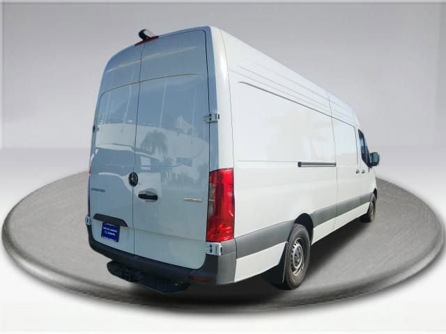 Used 2024 Mercedes-Benz Sprinter 2500 image 9