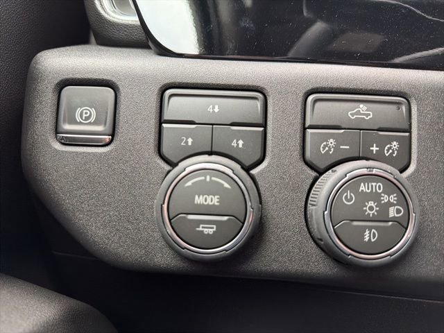 New 2026 Chevrolet Silverado 2500 LT image 31