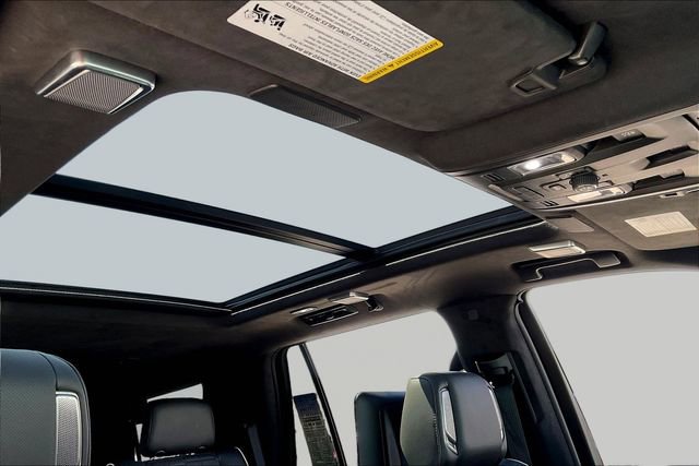 Used 2024 Cadillac Escalade Premium Luxury Platinum image 20