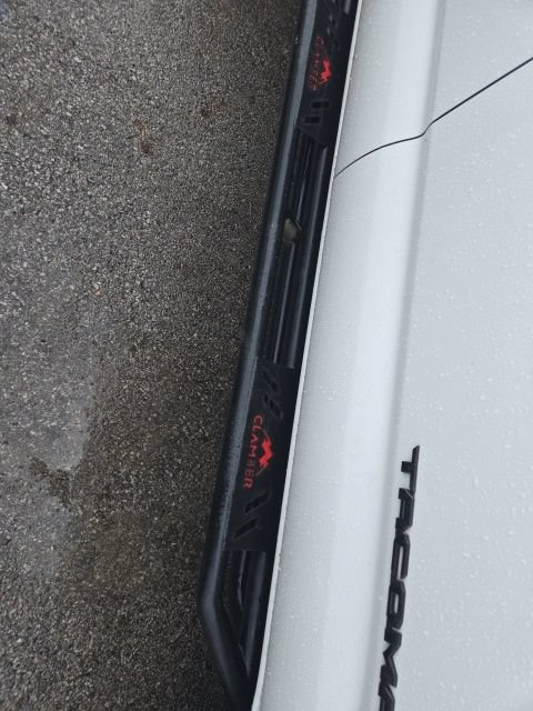 Used 2021 Toyota Tacoma TRD Off-Road AWD/4WD image 6