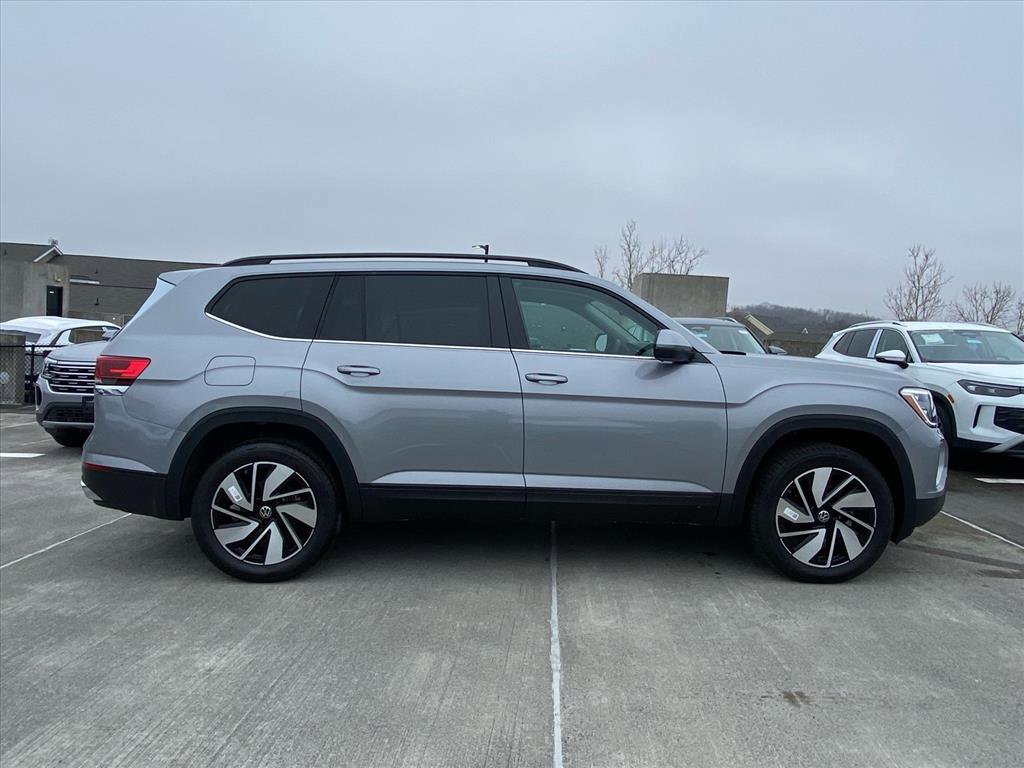 New 2026 Volkswagen Atlas SE image 2