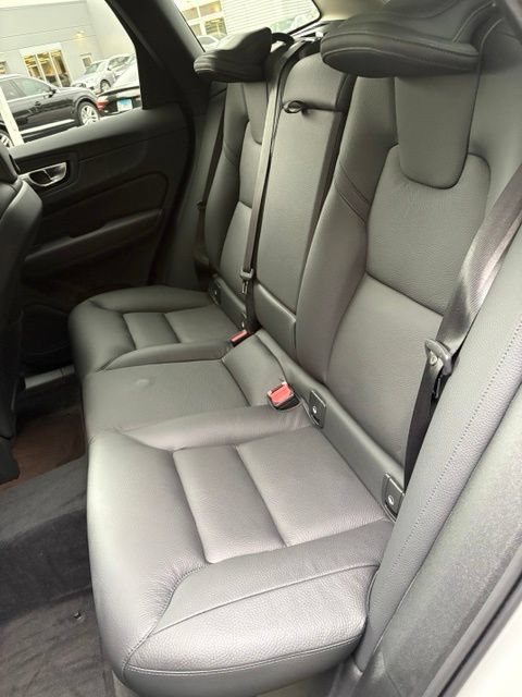 Used 2024 Volvo XC60 B5 Plus w/ Protection Package Premier AWD/4WD image 9