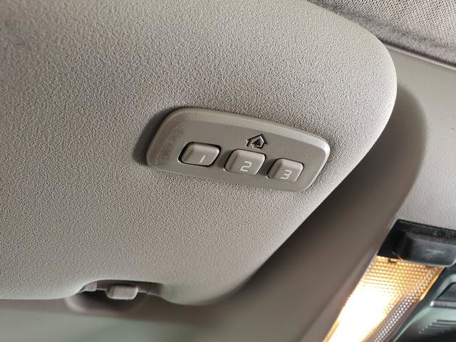 Used 2012 Volvo C70 T5 w/ Climate Pkg image 21