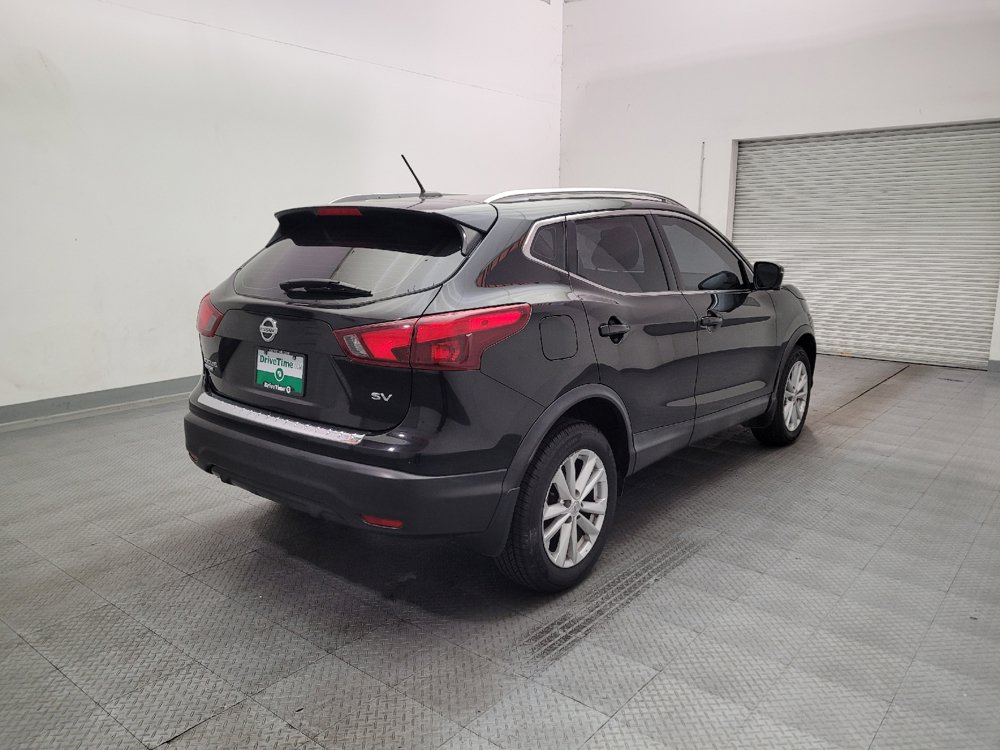Used 2018 Nissan Rogue Sport SV w/ SV Technology Package FWD image 9