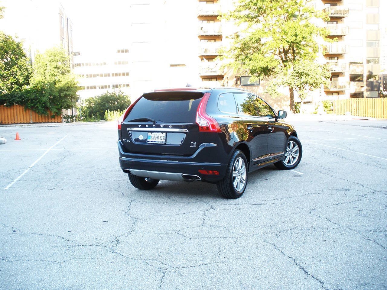 Used 2016 Volvo XC60 T6 Platinum w/ Protection Package AWD/4WD image 17