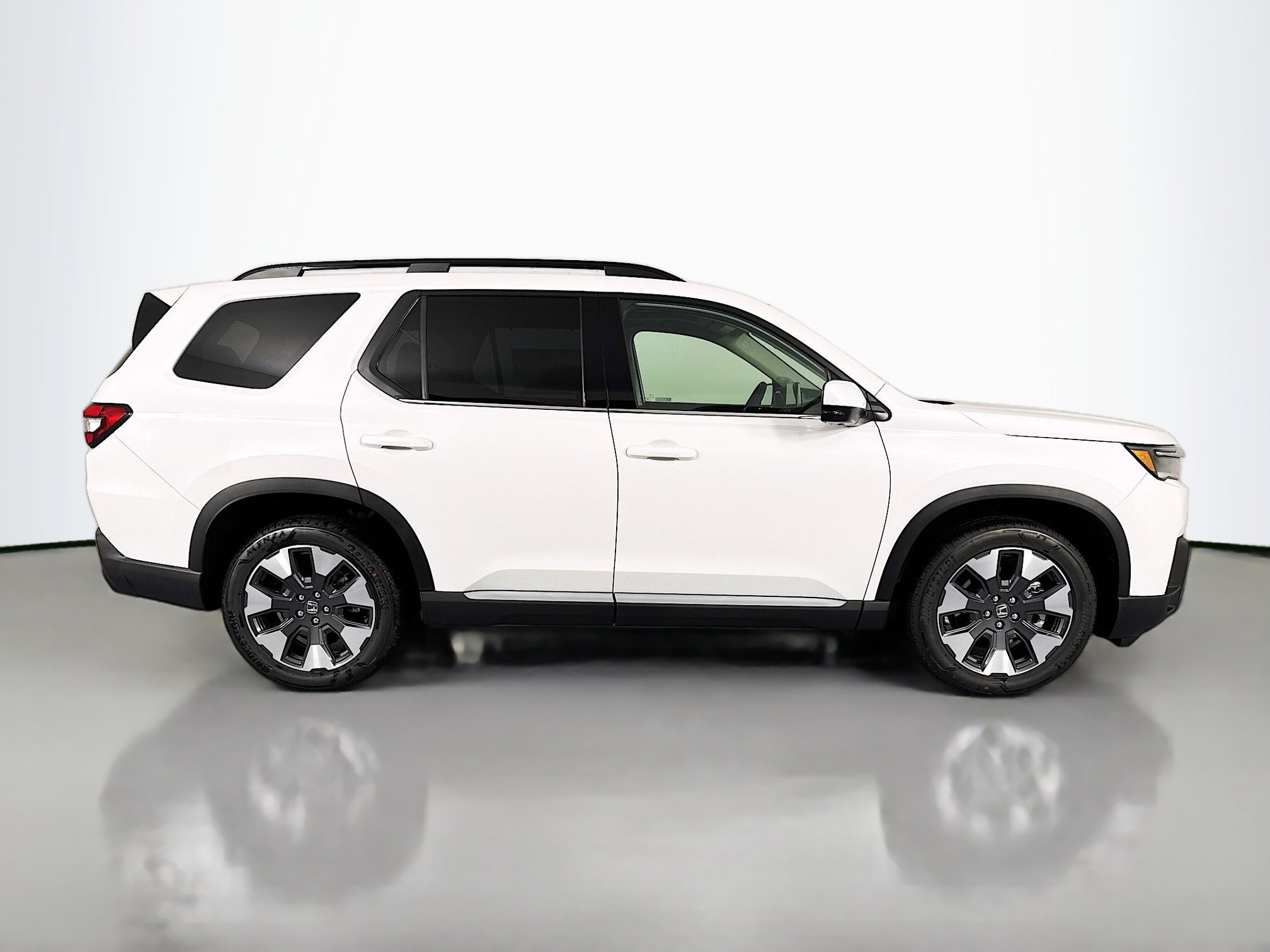New 2026 Honda Pilot Touring image 4