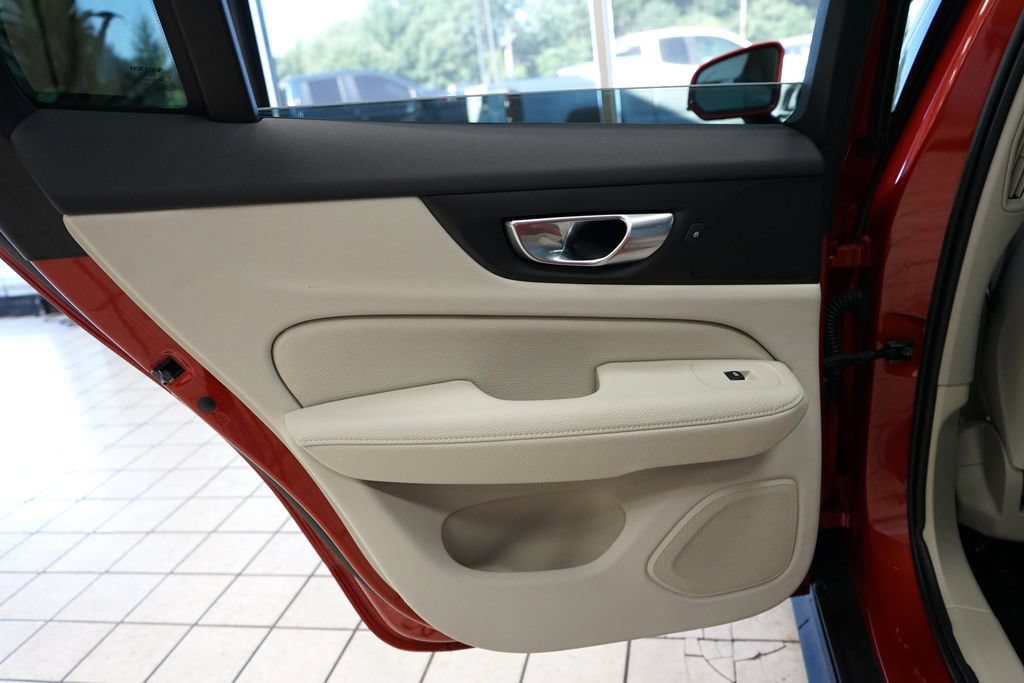 Used 2022 Volvo V60 T5 Cross Country AWD/4WD image 46
