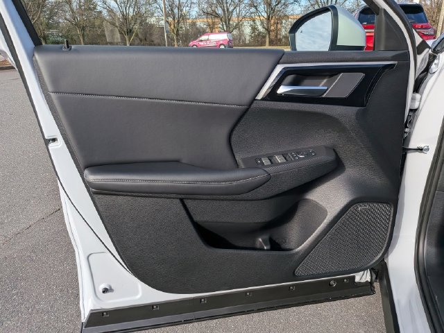 New 2026 Mitsubishi Outlander SE FWD image 10