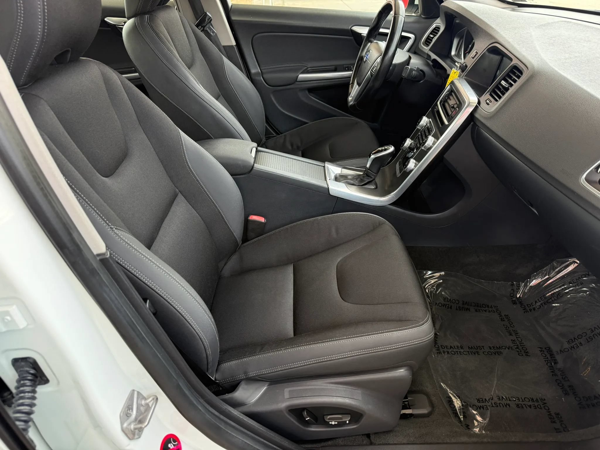 Used 2015 Volvo S60 T5 FWD image 22