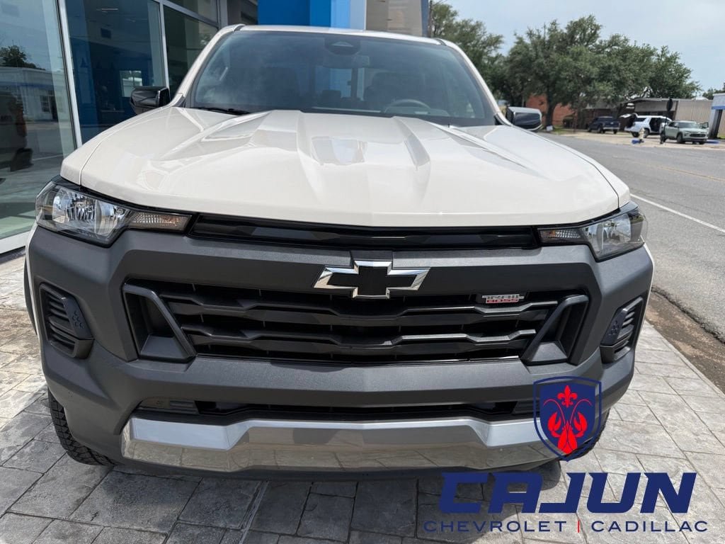 New 2026 Chevrolet Colorado Trail Boss w/ Midnight Edition AWD/4WD image 6