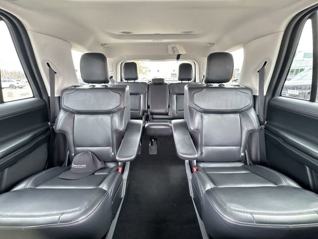 Used 2025 Ford Expedition Platinum image 25