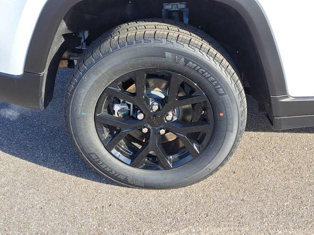 New 2026 Jeep Grand Cherokee Altitude AWD/4WD image 5