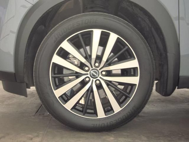 Certified 2025 Nissan Pathfinder Platinum w/ Cargo Package FWD image 8
