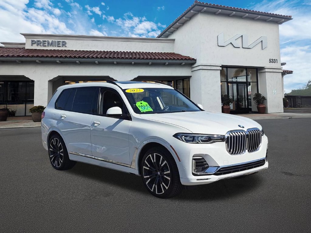 Used 2022 BMW X7 xDrive40i w/ Premium Package AWD/4WD image 2