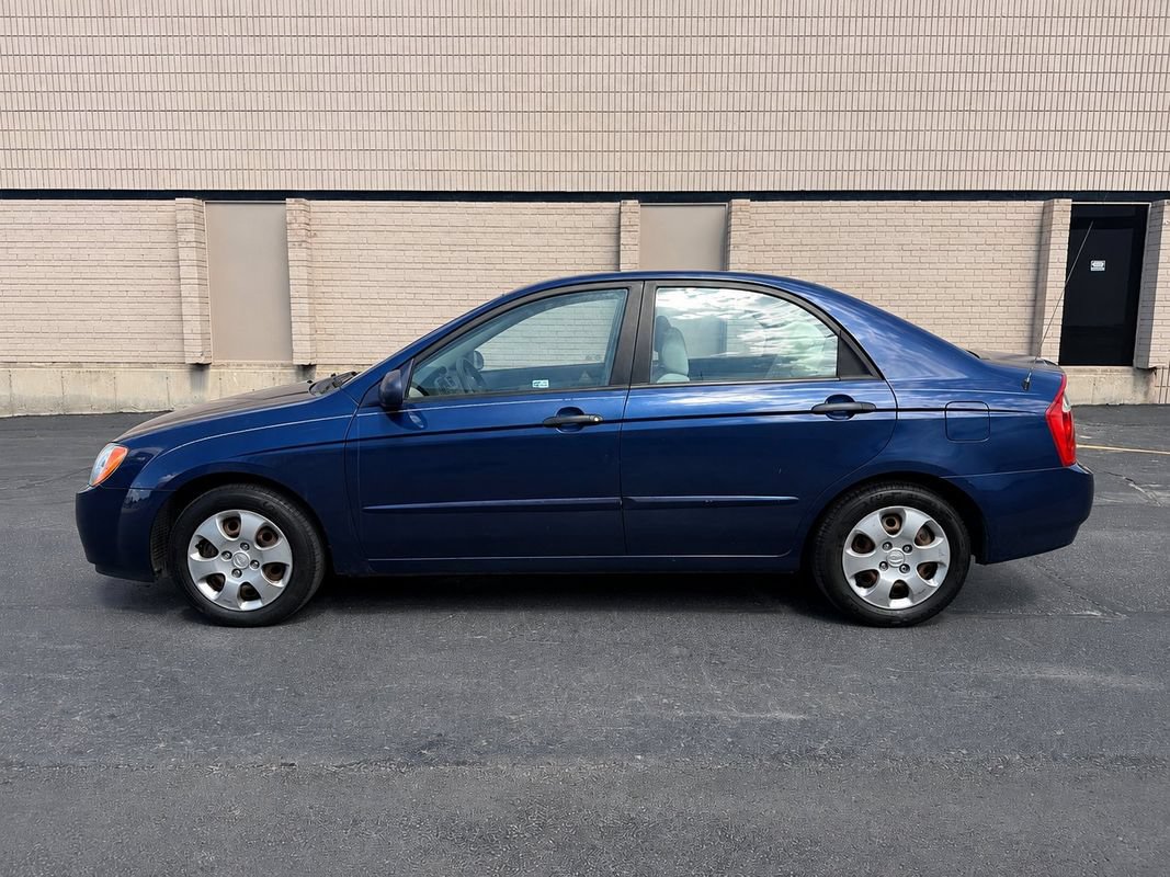 Used 2006 Kia Spectra EX FWD image 2