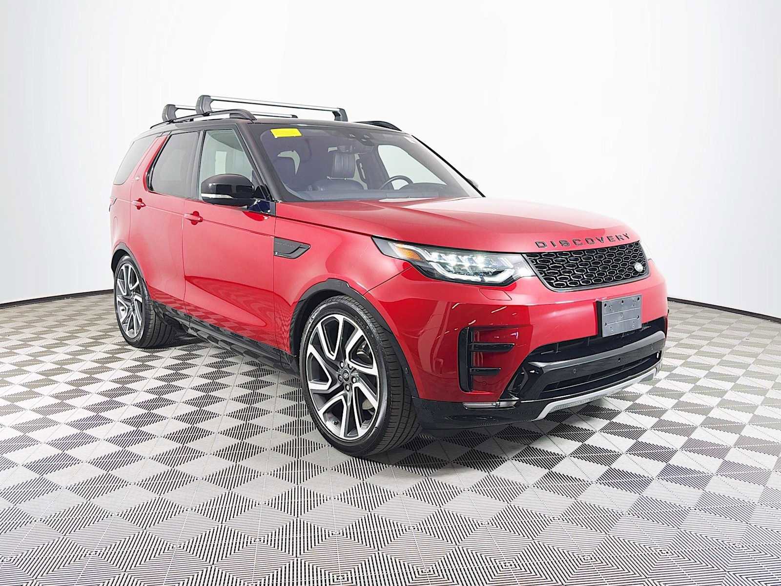 Used 2017 Land Rover Discovery HSE Luxury AWD/4WD image 3