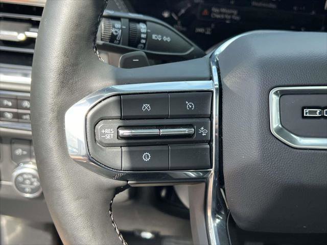Used 2025 GMC Yukon XL Denali w/ Sun & Power Step Package image 22
