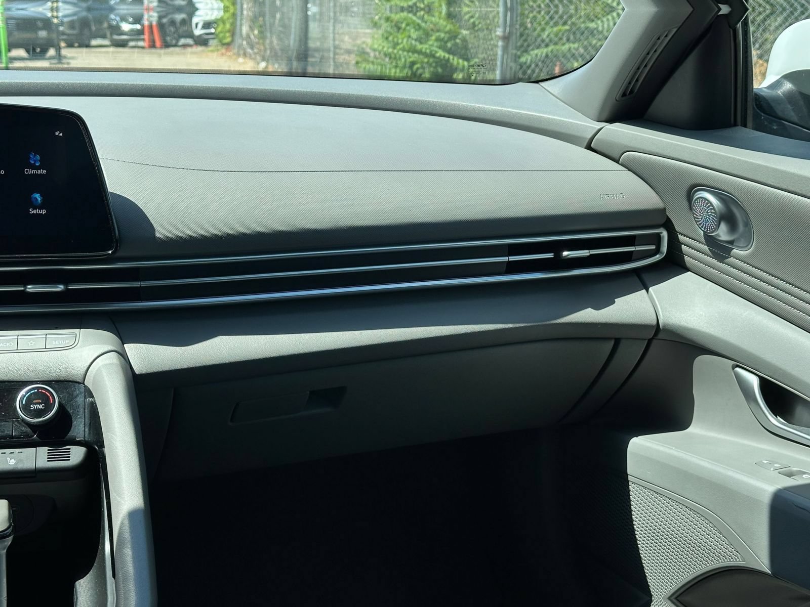 Used 2025 Hyundai Elantra SEL FWD image 35