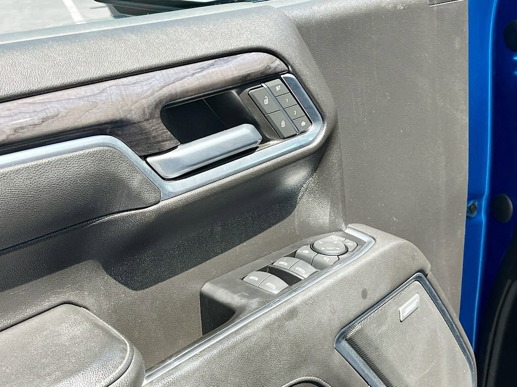 Used 2022 Chevrolet Silverado 1500 LTZ w/ LTZ Convenience Package II AWD/4WD image 18