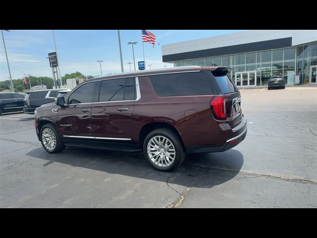 Certified 2023 GMC Yukon XL SLT w/ SLT Premium Package AWD/4WD image 6