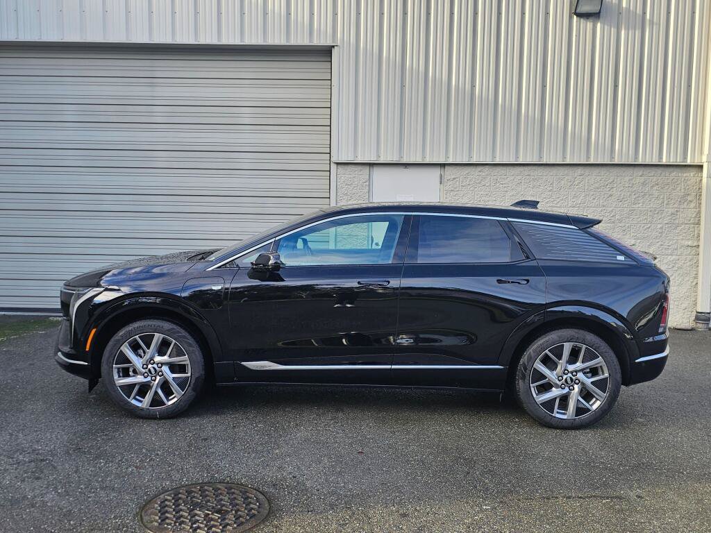 New 2026 Cadillac Optiq Luxury 1 RWD image 3