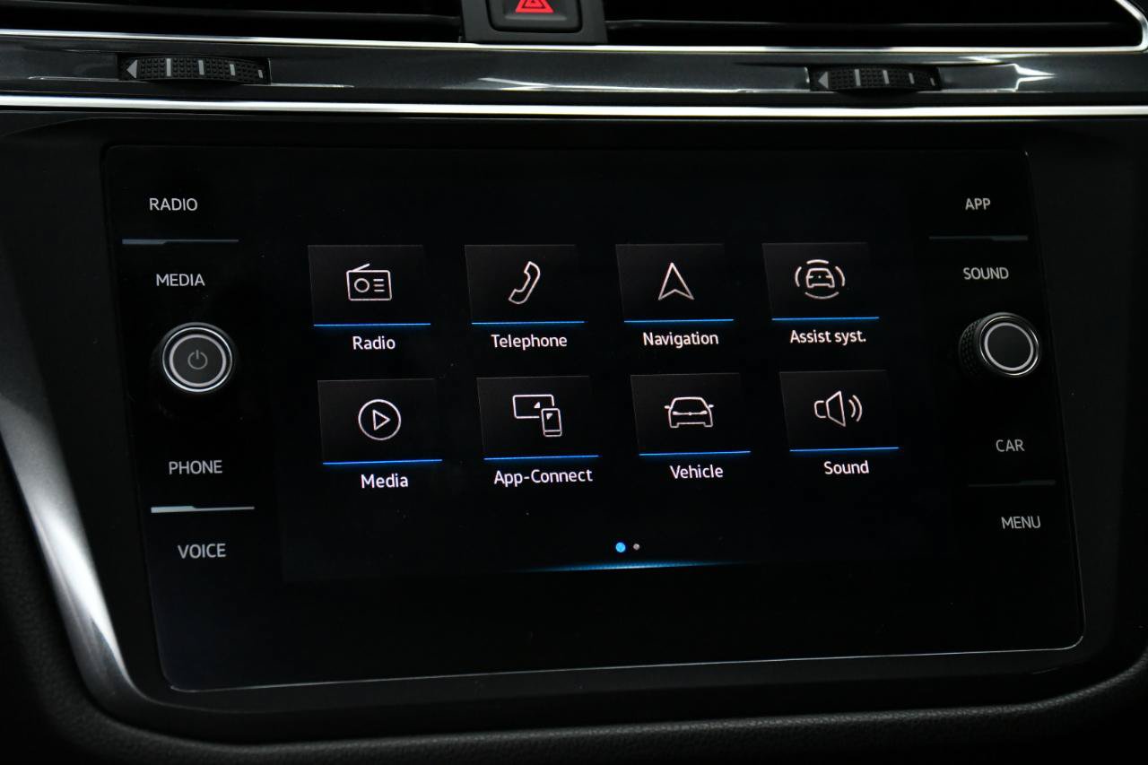 Used 2023 Volkswagen Tiguan SE R-Line FWD image 24