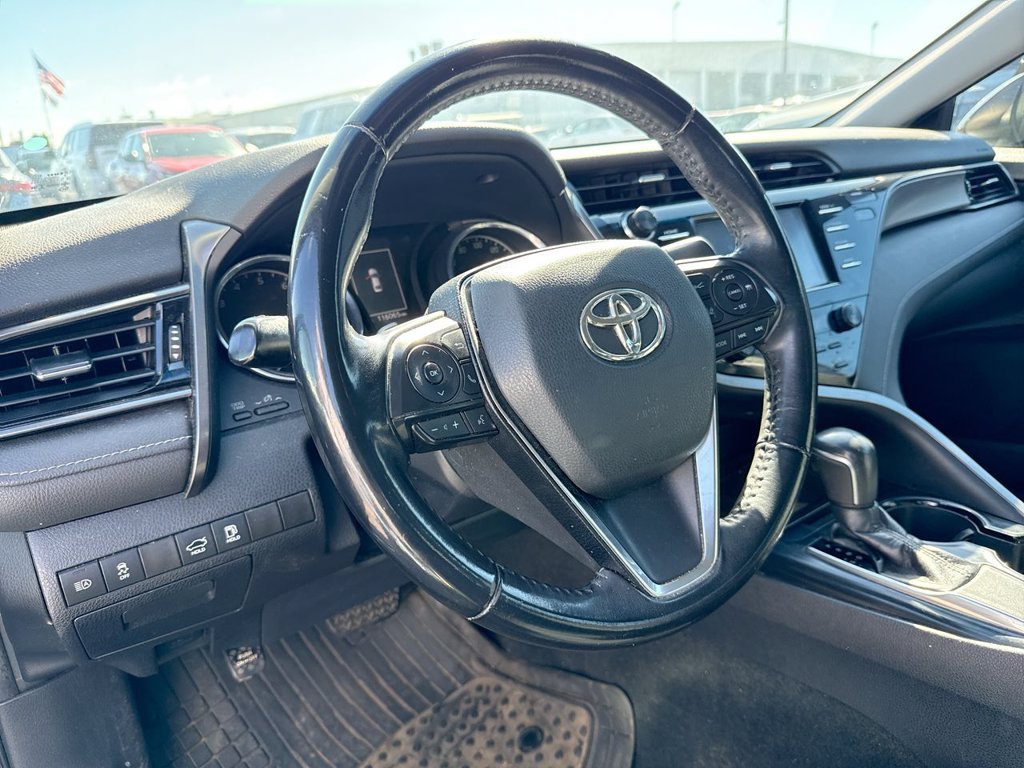 Used 2020 Toyota Camry SE FWD image 8