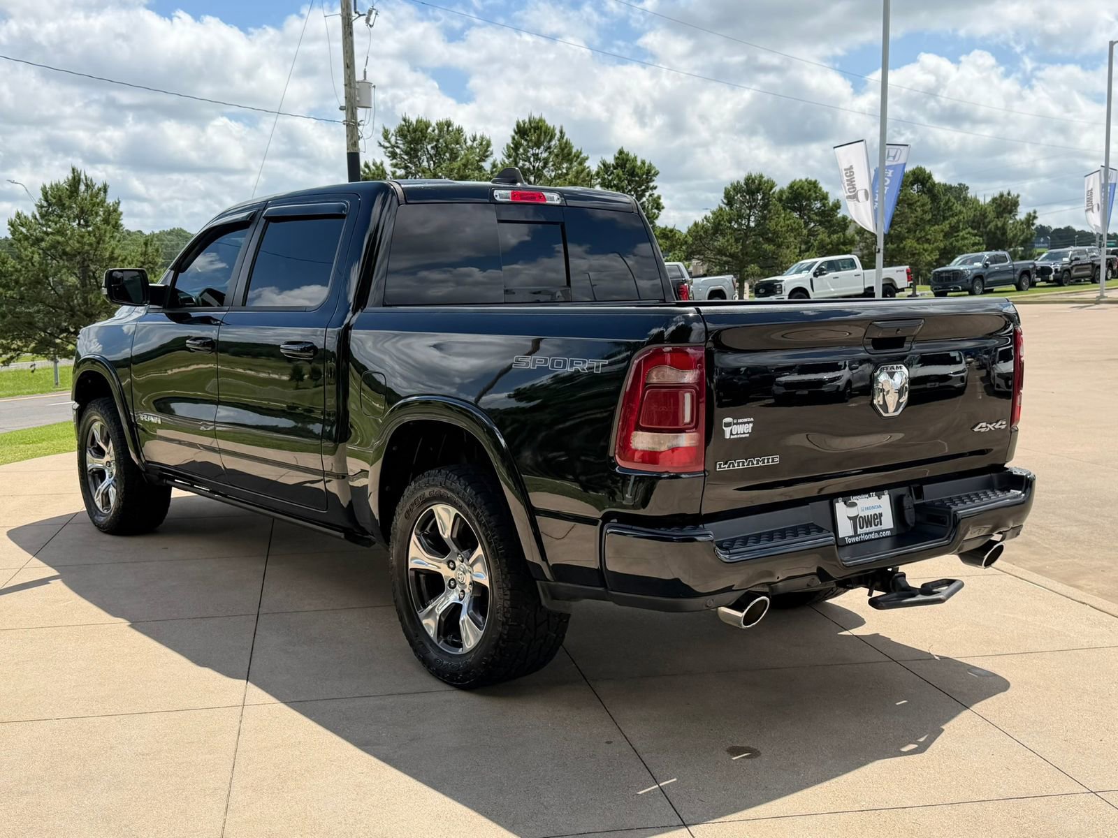 Used 2022 RAM 1500 Laramie w/ Sport Appearance Package AWD/4WD image 4